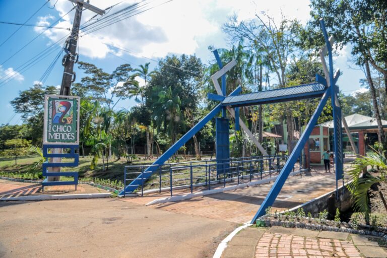 Prefeitura e UFAC promovem evento sobre preservação dos macacos da Amazônia no Parque Chico Mendes