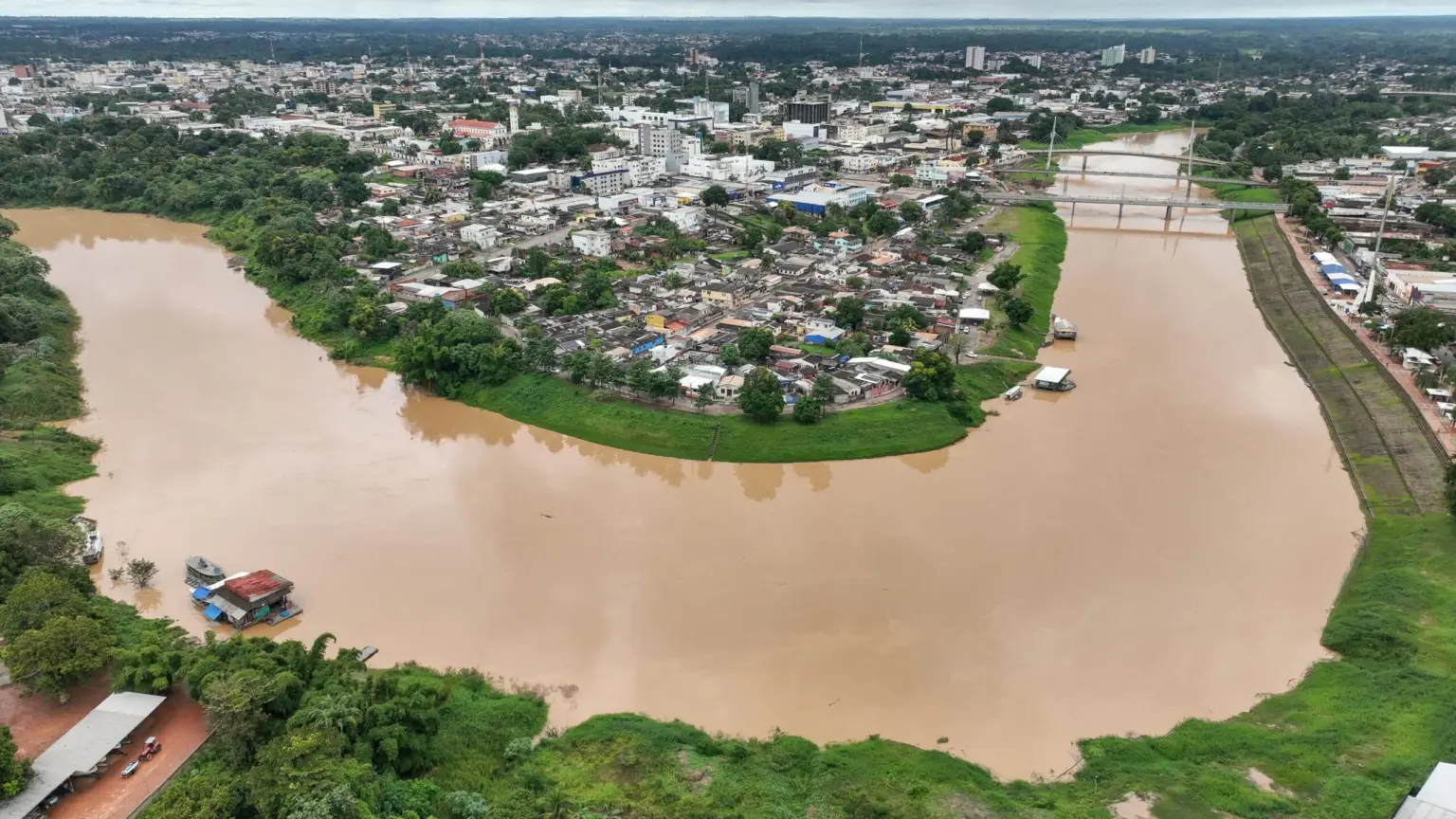 Nível do Rio Acre sobe rapidamente e chega a quase 12 metros na capital, diz Defesa Civil
