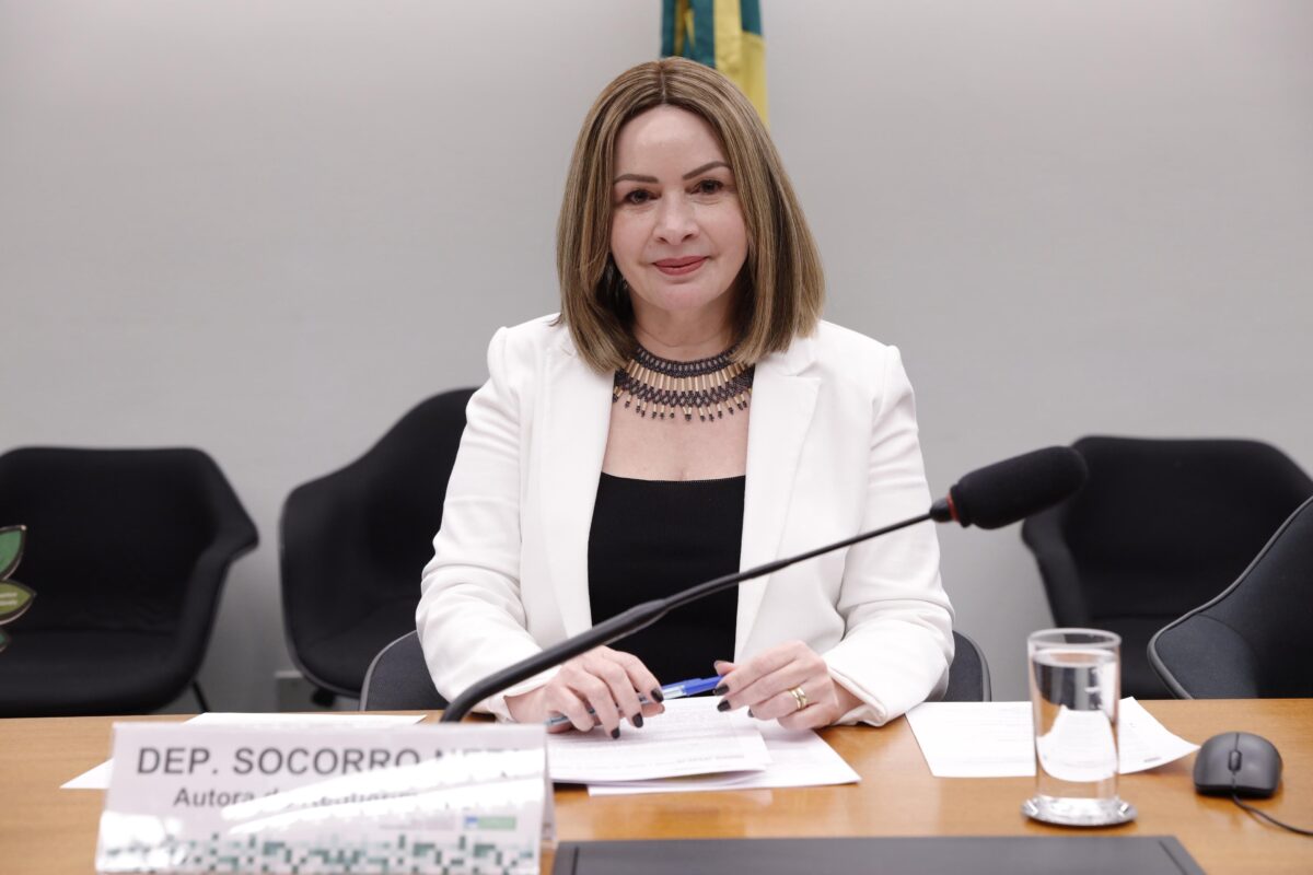 Socorro Neri leva debate sobre proficiência médica à Comissão de Educação