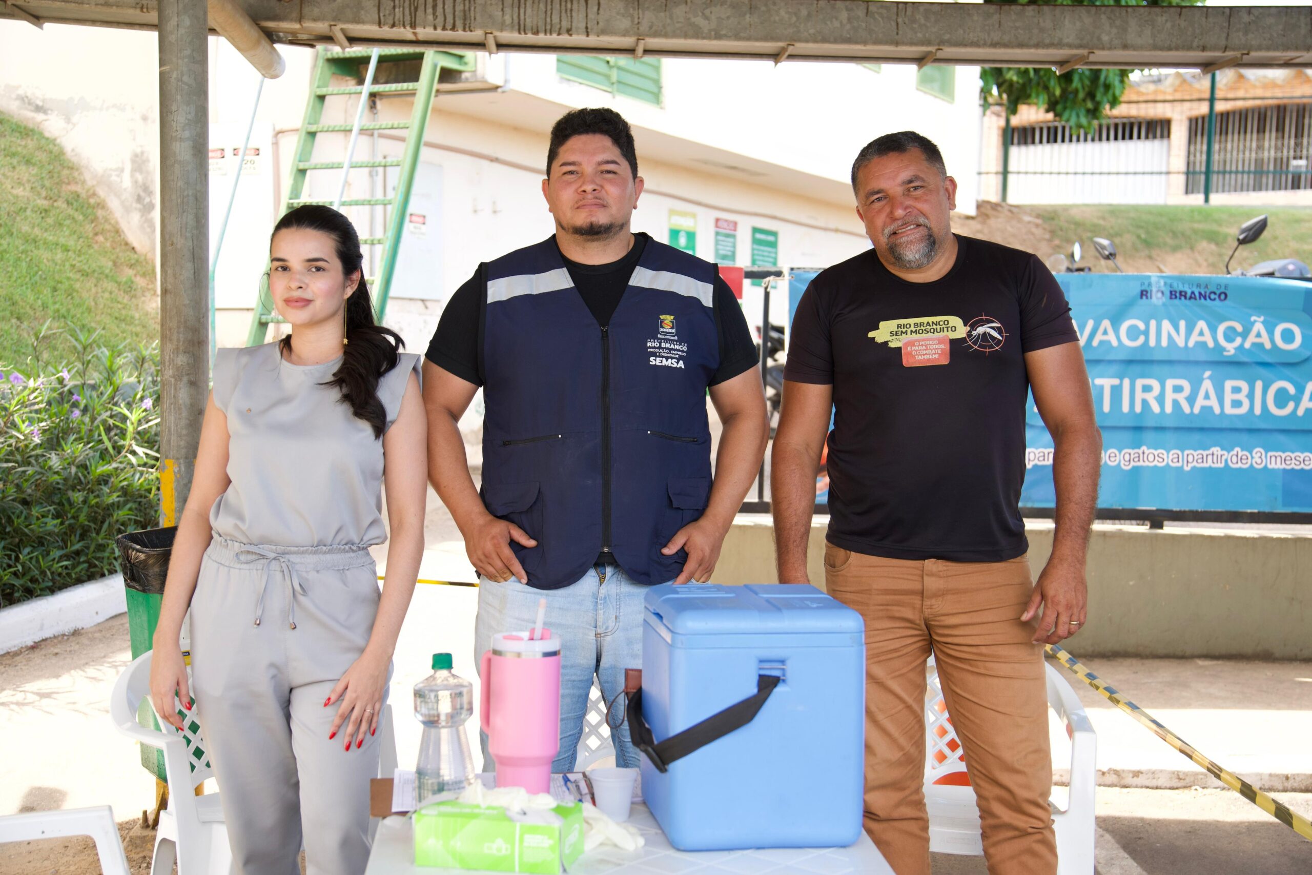 Zoonoses de Rio Branco promove ação de vacinação antirrábica em ponto fixo no bairro Tangará