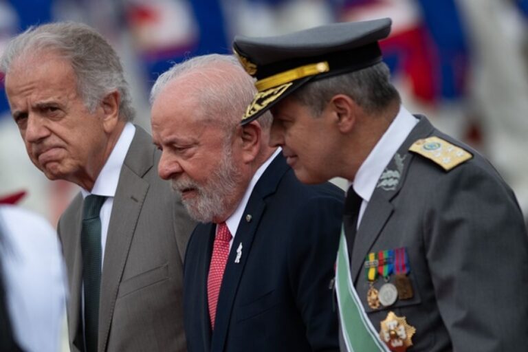 Por que a reunião de Lula com comandantes militares durou quase 2h