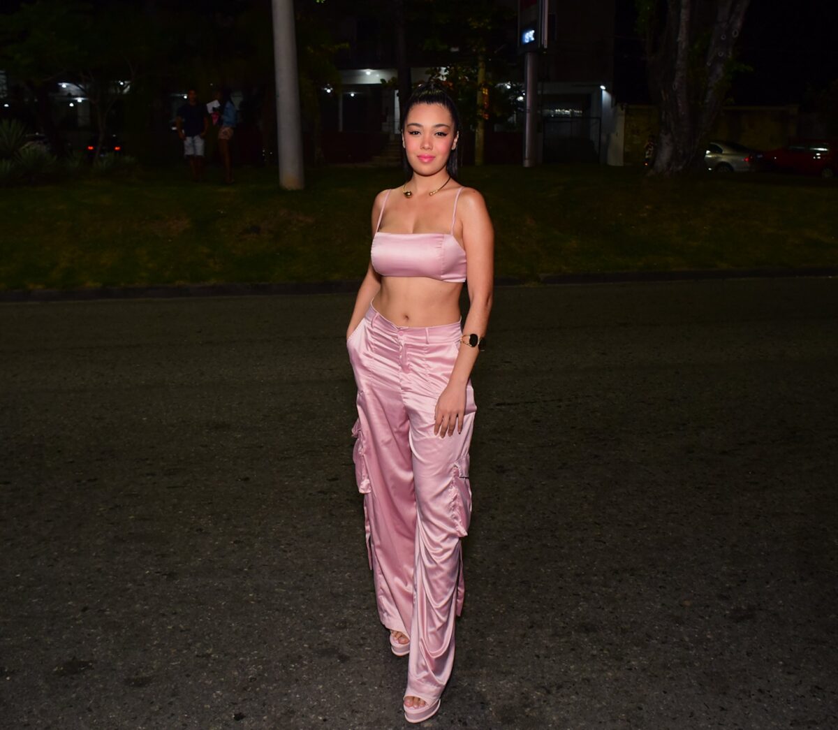 filha-de-belo-prestigia-coroacao-de-gracyanne-barbosa-como-rainha-de-bateria