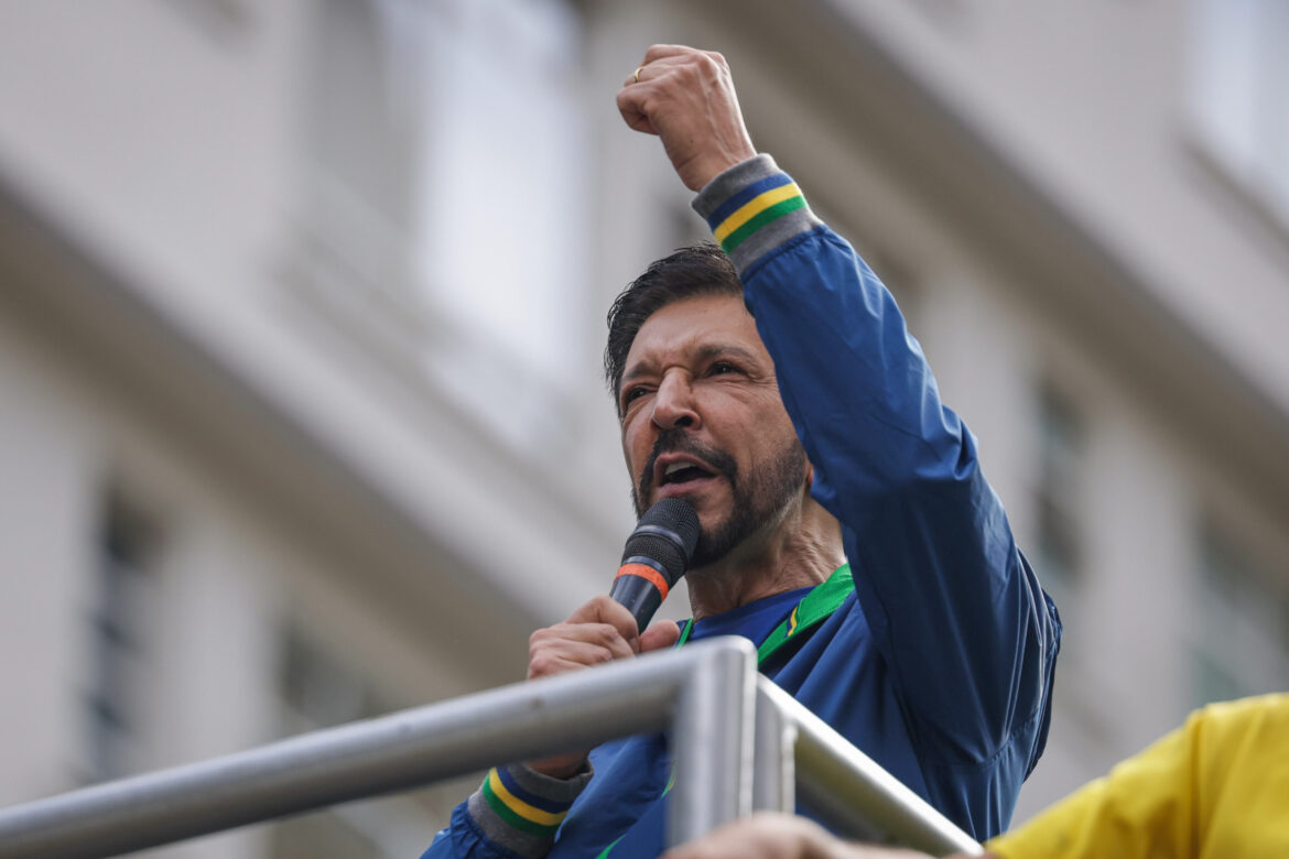 nunes-vai-a-ato-paulista-sem-tarcisio-e-se-aproxima-do-bolsonarismo