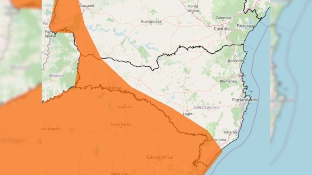 inmet:-divisa-de-sc-com-rs-entra-em-alerta-de-perigo-para-tempestades