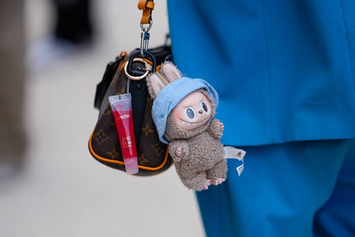 labubu:-boneco-inspira-encontros-presenciais-em-cidades-brasileiras