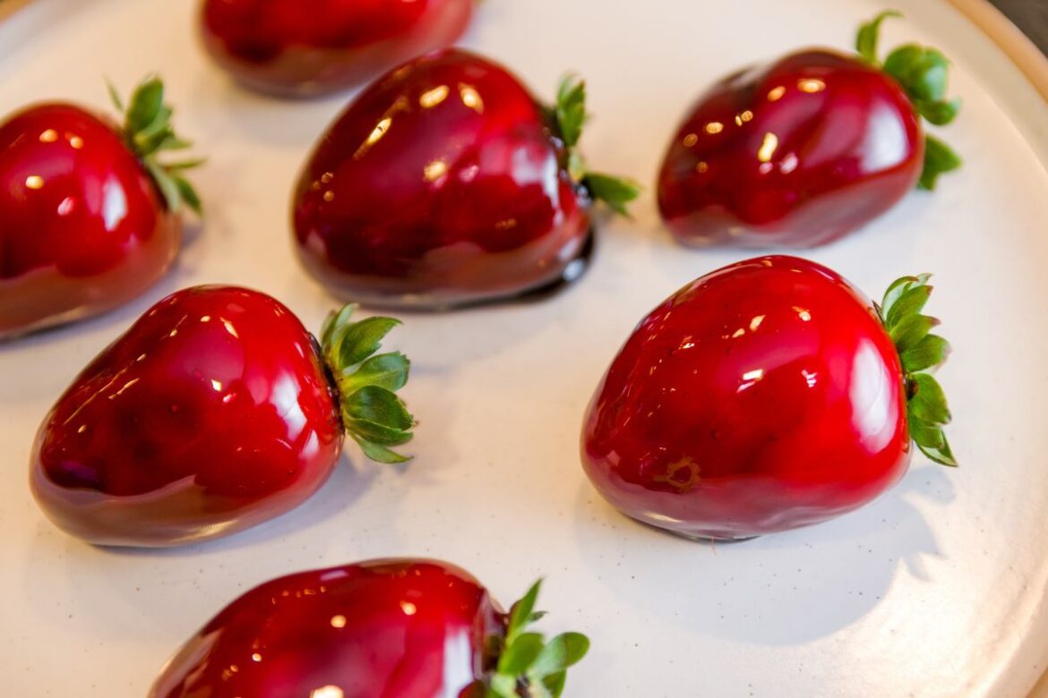 quanto-tempo-malhar-para-“queimar”-calorias-do-morango-do-amor?-veja