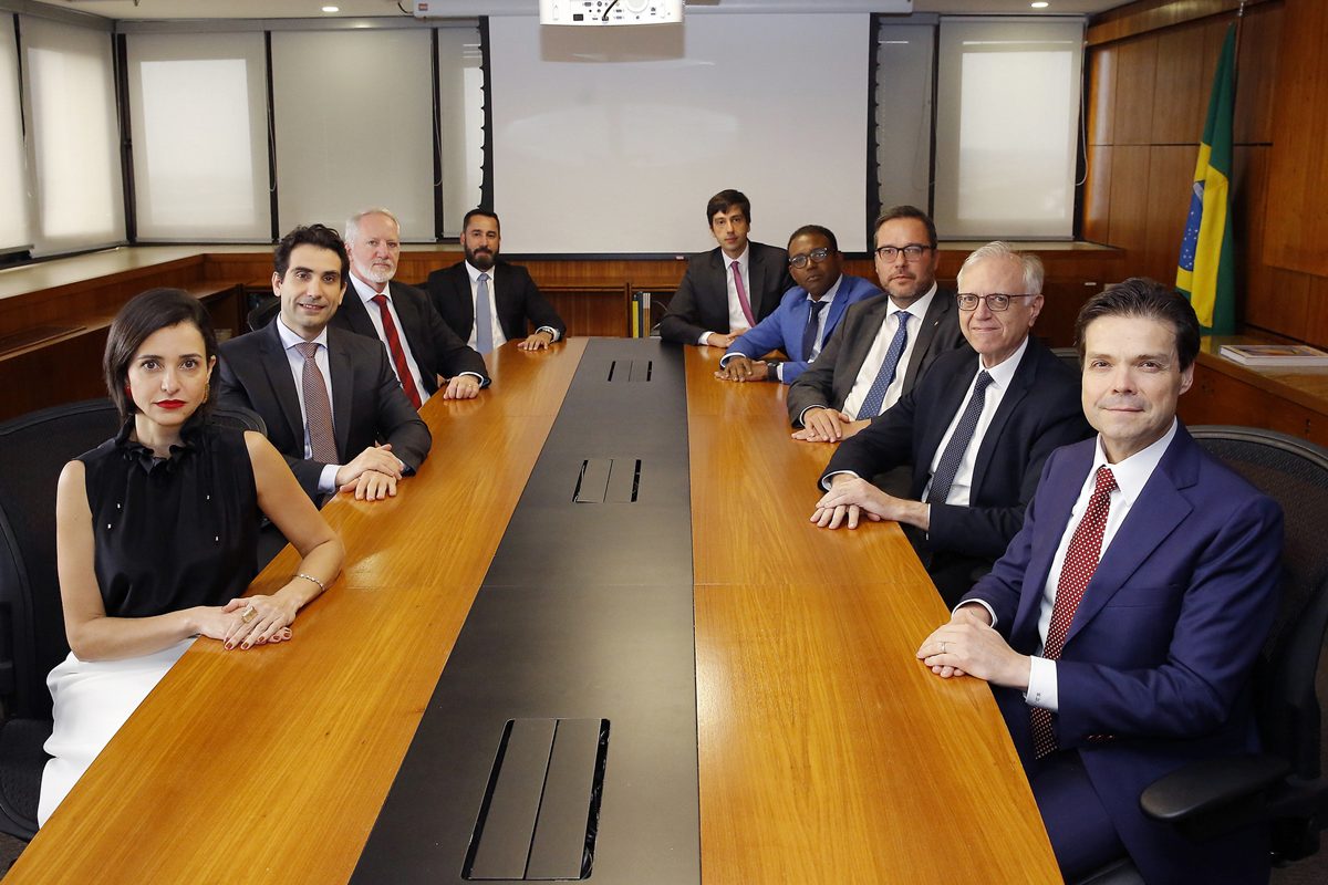 em-ata,-copom-diz-que-impactos-do-tarifaco-ainda-sao-“incertos”