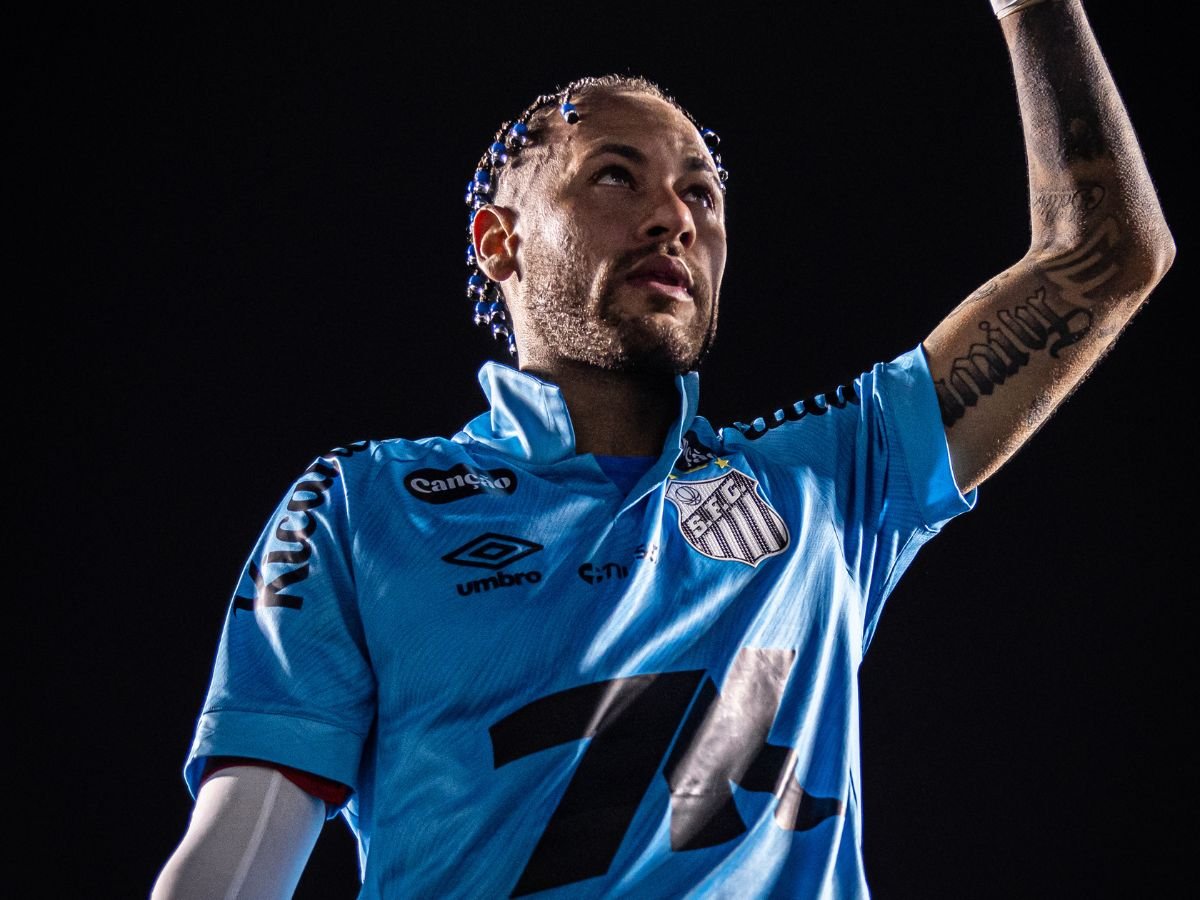 neymar-reage-apos-ser-chamado-de-“vacilao”-por-jornalista:-“tem-que-respeitar-tambem”