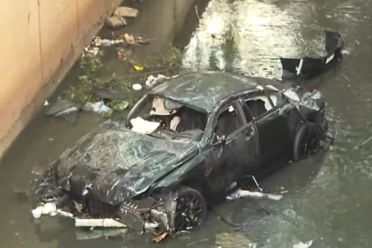 motorista-morre-e-homem-fica-ferido-apos-bmw-cair-em-corrego-no-itaim