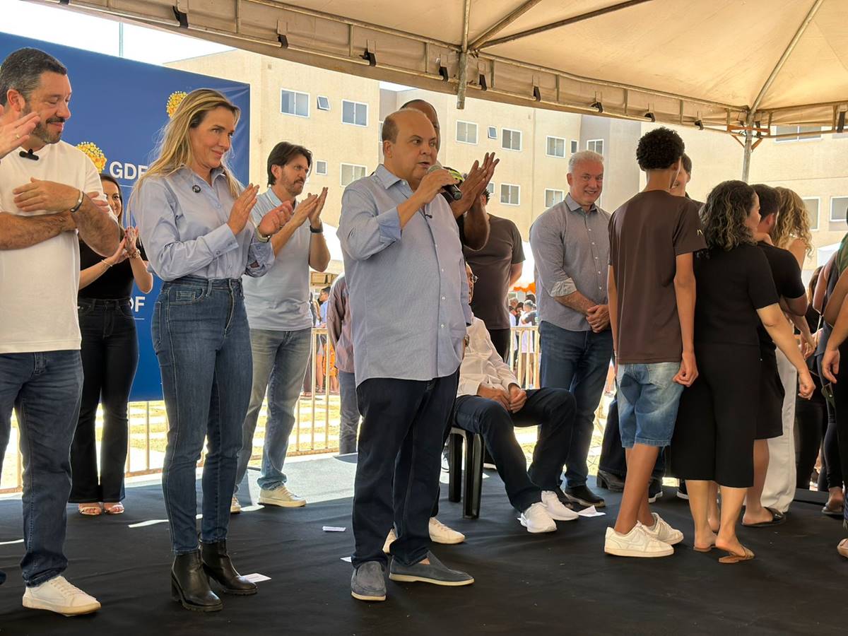 ibaneis-entrega-704-apartamentos-em-regiao-carente-do-df