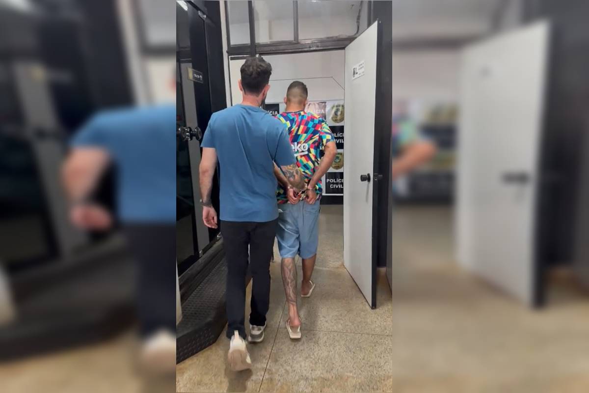 video:-jovem-e-esmurrada-pelo-namorado-e-jogada-de-carro-em-movimento