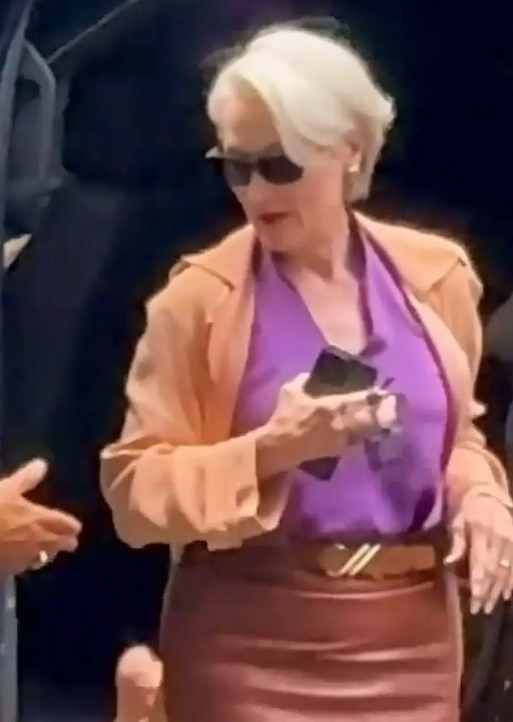 Gravações de “O Diabo Veste Prada 2” viram passarela e acendem debate sobre spoilers