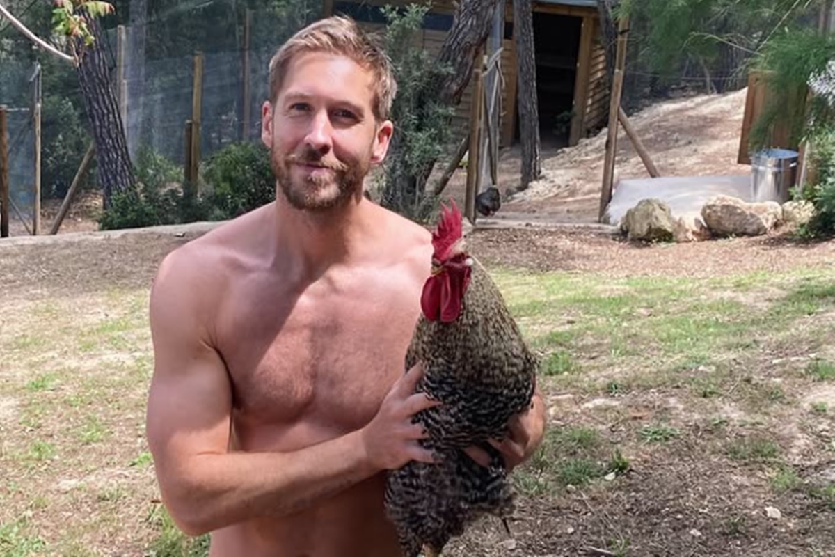 calvin-harris-lamenta-morte-do-seu-galo-de-estimacao-e-culpa-vizinhos