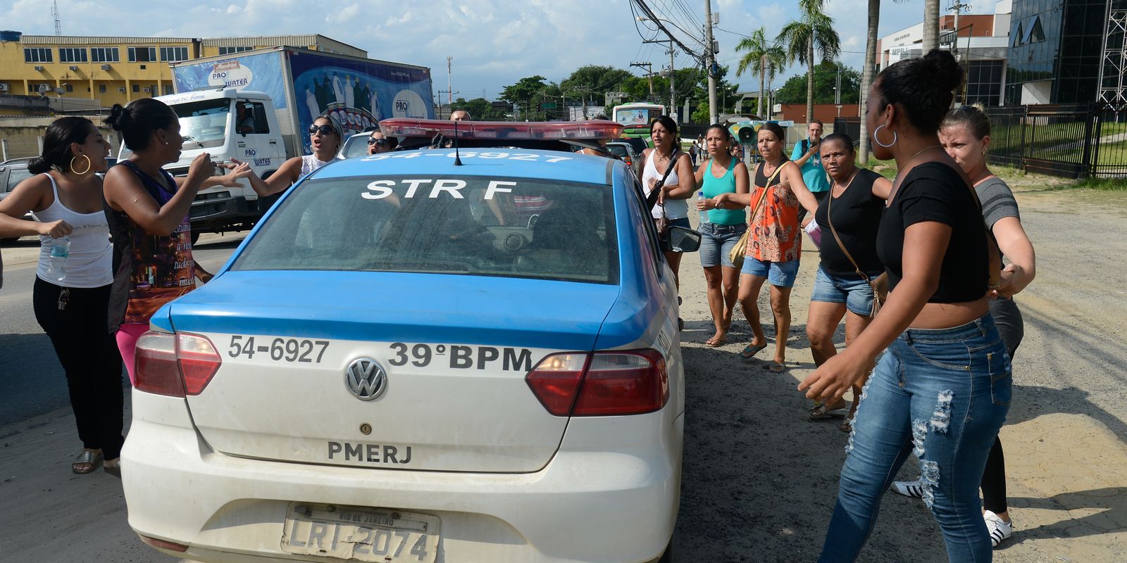 RJ: em 45 dias, batalhão tem 2 grupos de PM presos por vender serviços RJ: em 45 dias, batalhão tem 2 grupos de PM presos por vender serviços