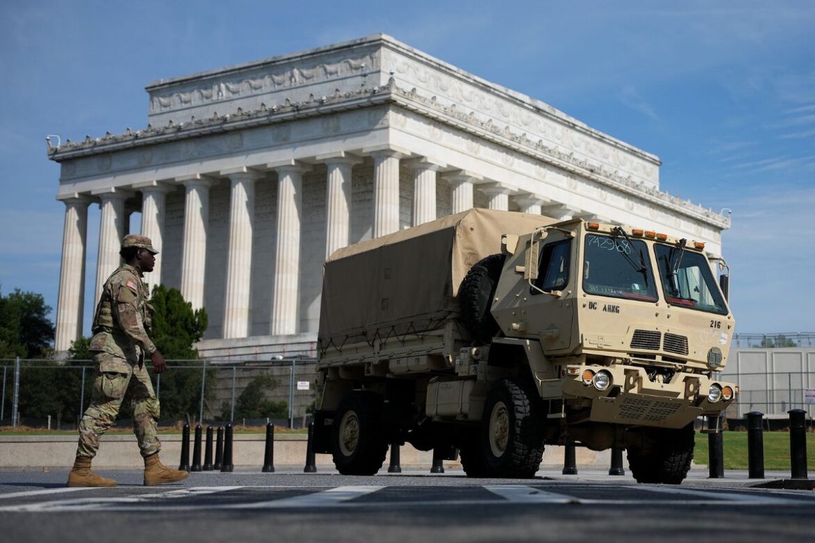 washington:-toque-de-recolher-apos-guarda-nacional-prender-imigrantes