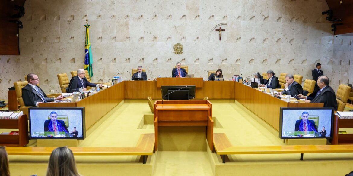 barroso-e-fux-discutem-em-sessao-do-stf