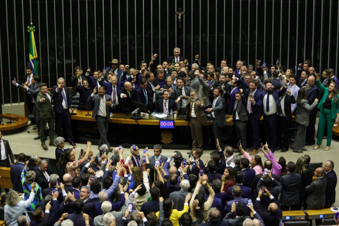 oposicao-planeja-nova-acao-no-plenario-se-motta-nao-pautar-fim-do-foro