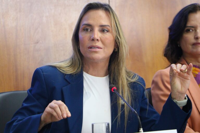 Celina anuncia mudanças no protocolo de combate ao feminicídio no DF
