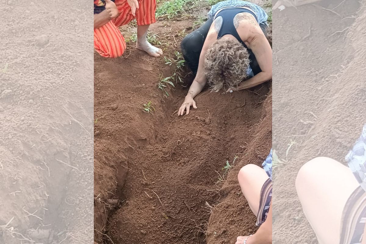 retiro-no-df-enterra-pessoas-vivas-em-“ritual-de-renascimento”