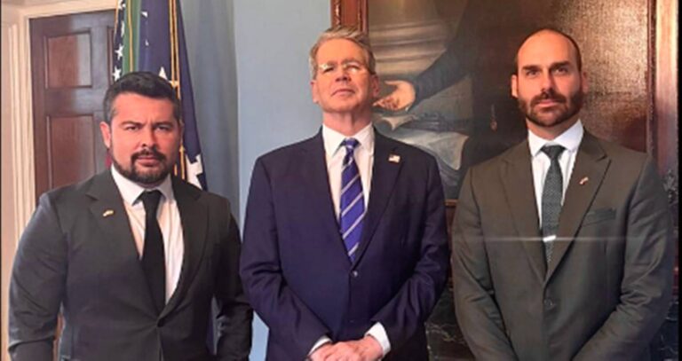 Secretário dos EUA se reuniu com Eduardo após cancelar com Haddad