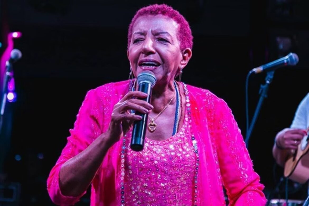 leci-brandao-e-internada-em-sao-paulo-com-quadro-de-gripe