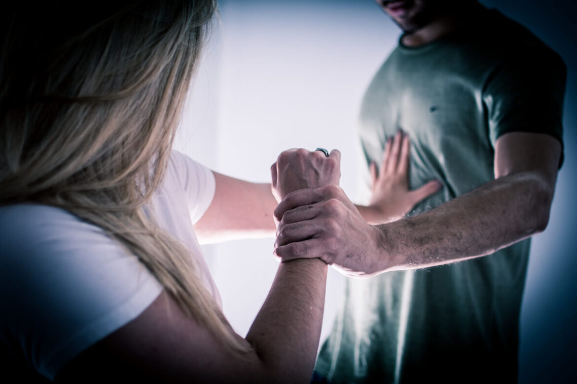 pizza,-remedio-e-acai:-sutis-codigos-de-violencia-que-chegam-pelo-190