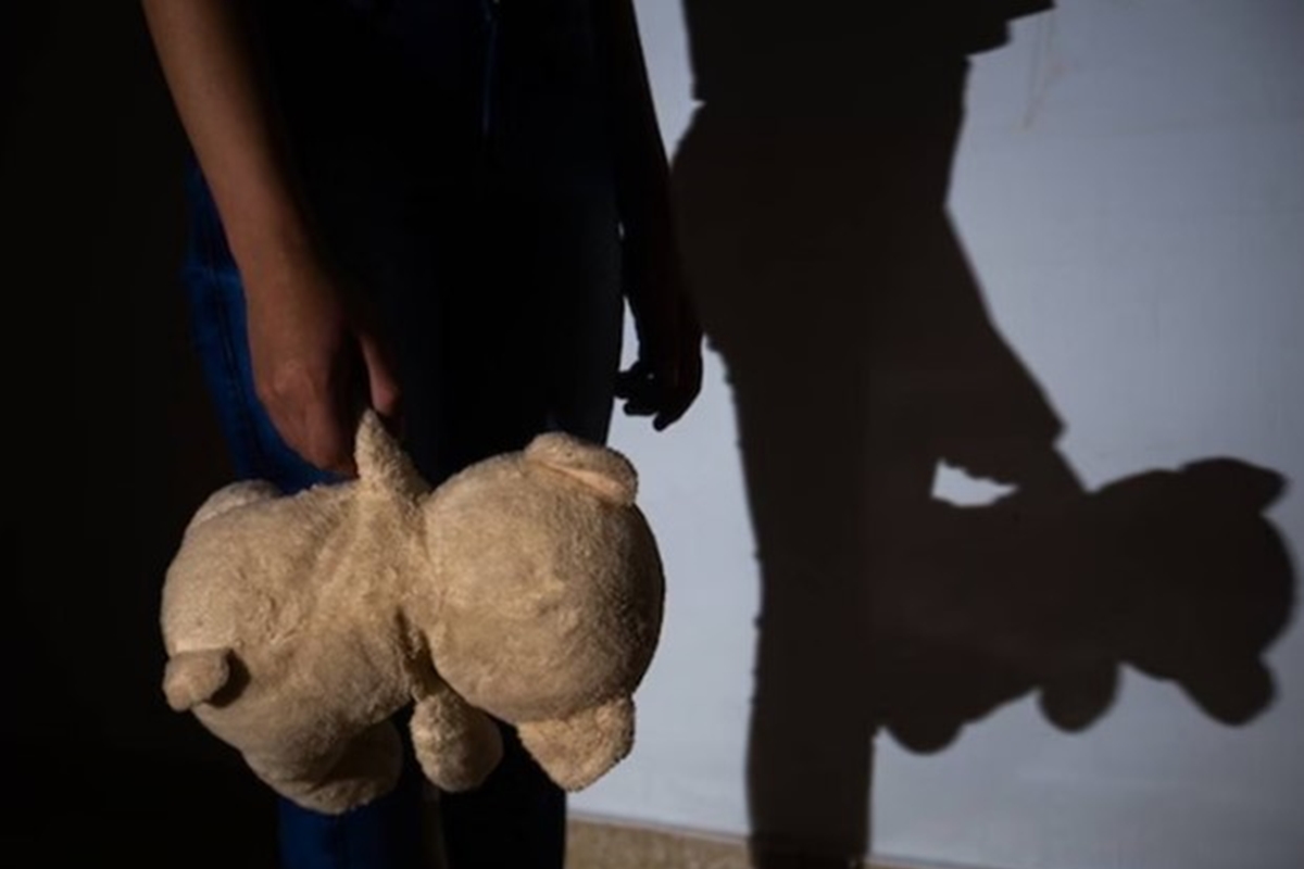 policia-fecha-prostibulo-e-prende-mulheres-por-maus-tratos-a-criancas