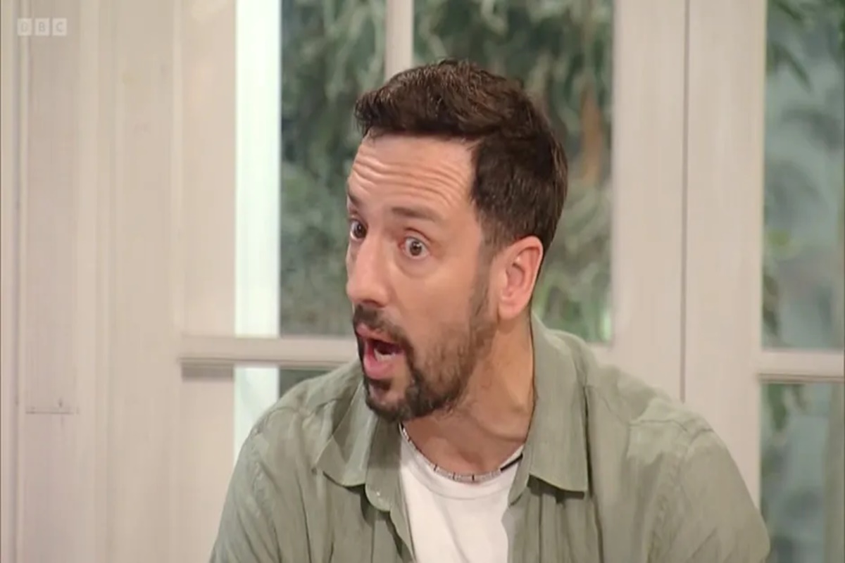 ator-revela-fobia-alimentar-e-quase-vomita-durante-programa-ao-vivo