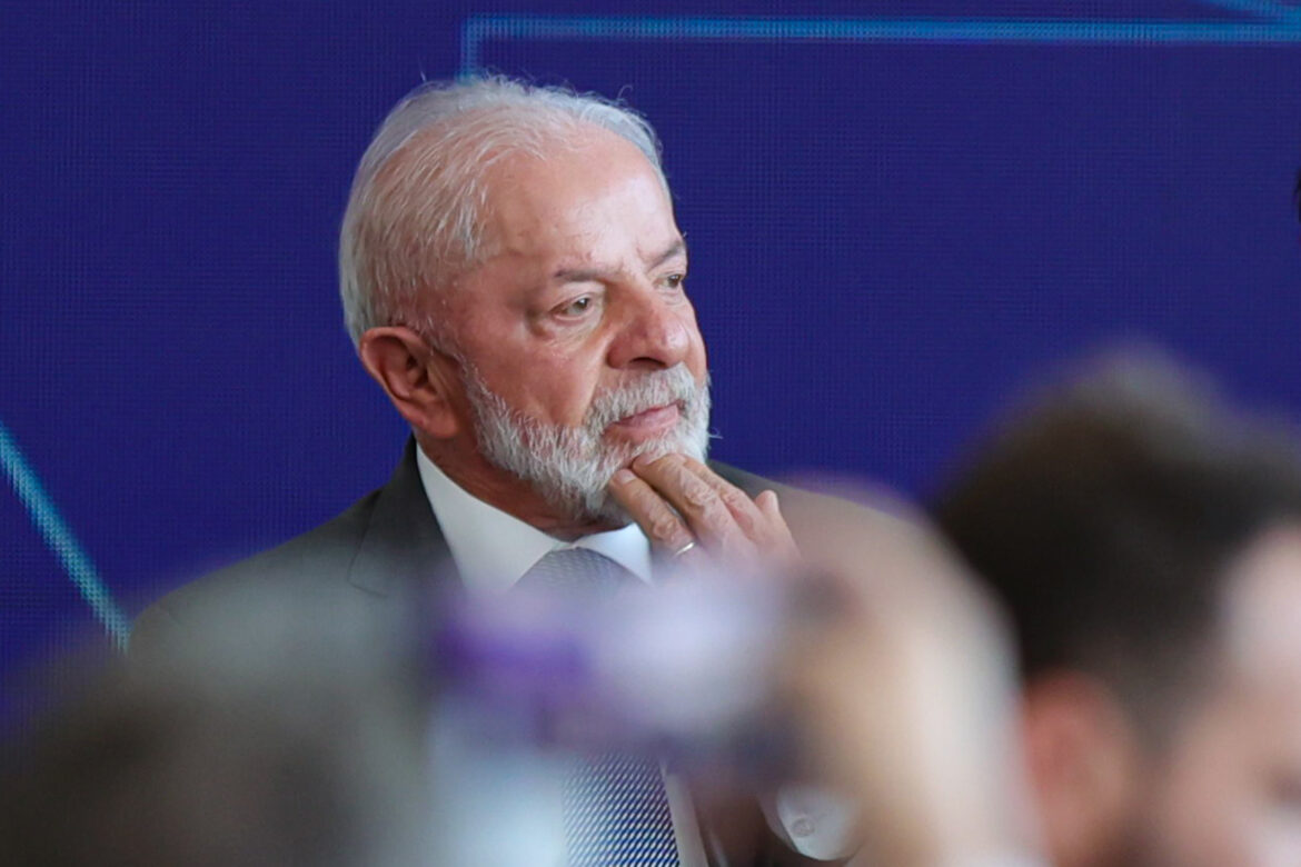 pesquisa-datafolha:-35%-culpam-lula-por-tarifaco-e-22%,-bolsonaro