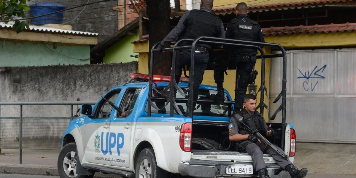 estudo-mostra-que-violencia-no-rio-impacta-aprendizagem-de-estudantes