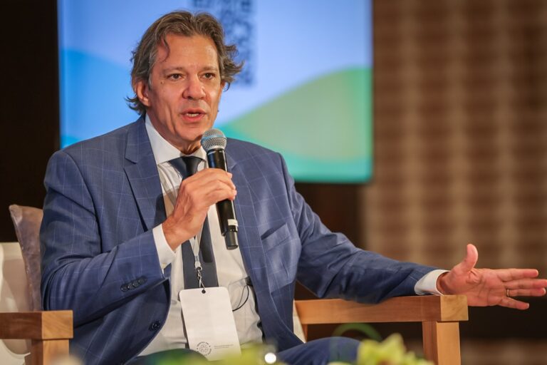 Haddad sobre meta fiscal: “Vamos cumprir neste ano e no ano que vem”