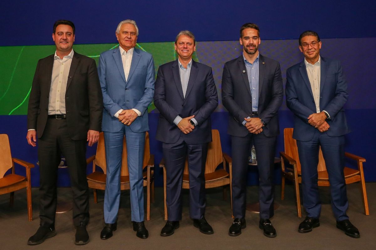 articulacao-de-governadores-“exclui”-bolsonaro-e-irrita-aliados-do-cla