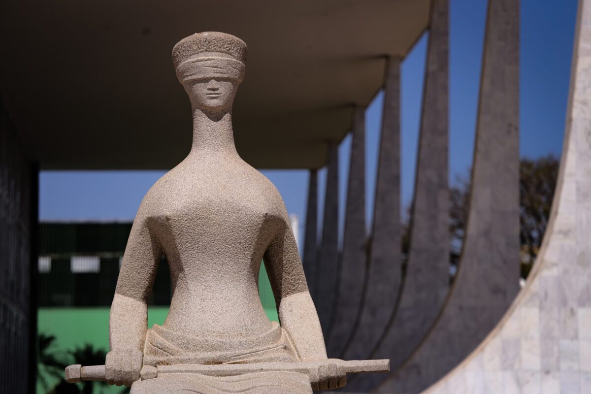 stf-torna-reu-dono-de-loja-de-arma-no-df-pelo-8/1