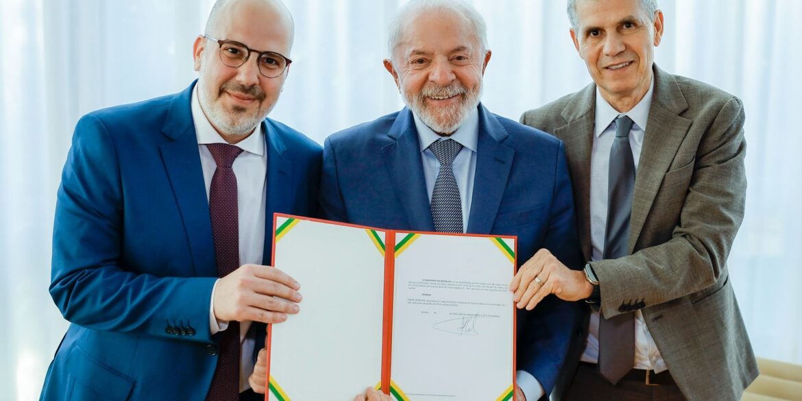 lula-assina-nomeacao-de-andre-basbaum-para-a-presidencia-da-ebc 