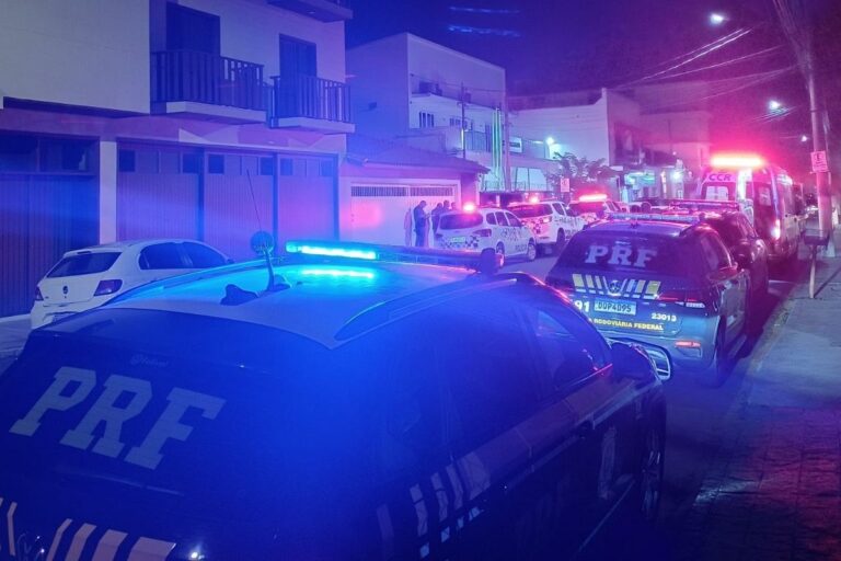 Perseguição tem tiros, atropelamentos e 160 kg de drogas apreendidas