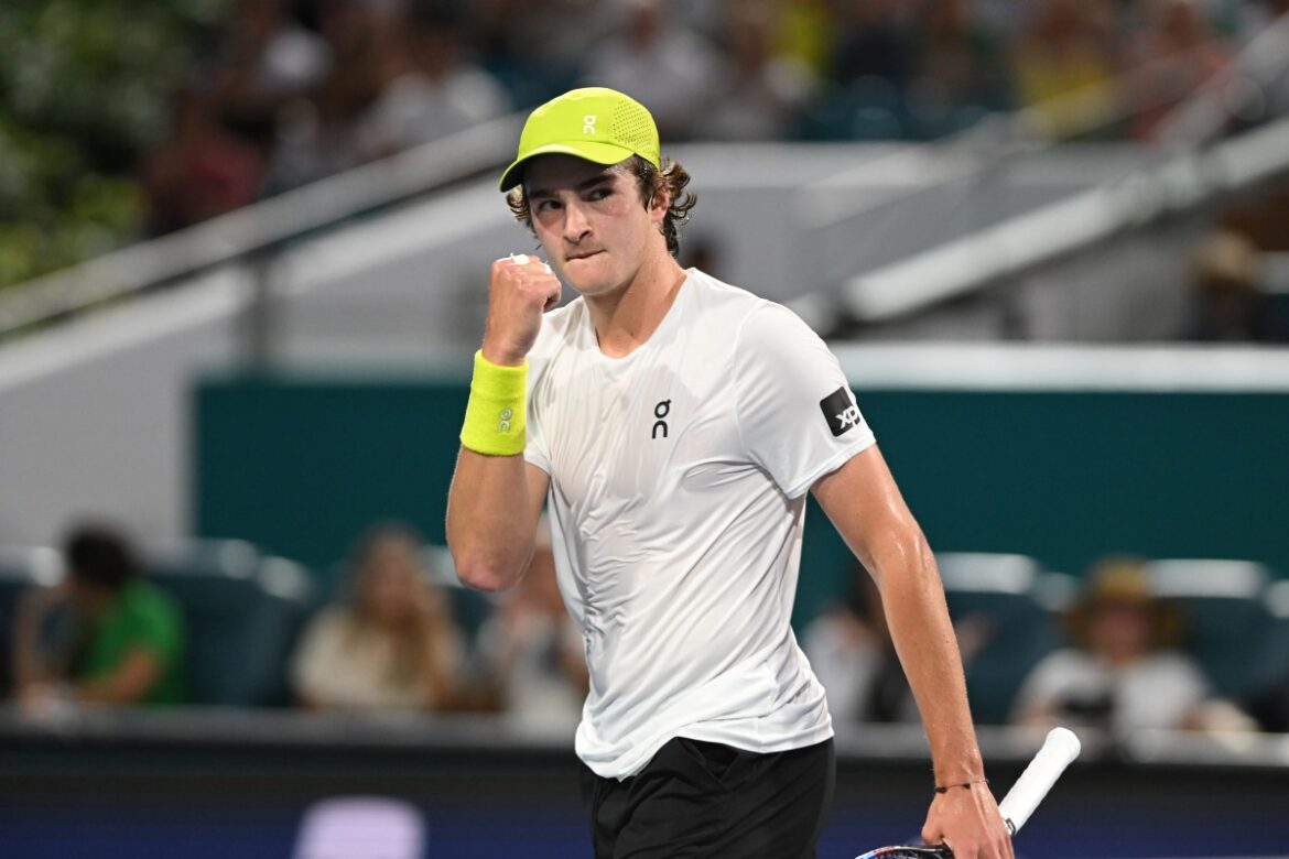 pela-primeira-vez-no-us-open,-joao-fonseca-estreia-neste-domingo