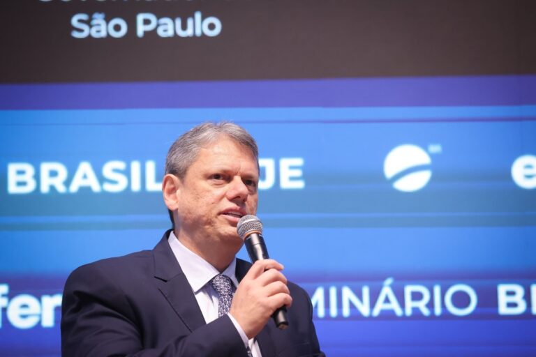 Tarcísio fala como presidenciável, mas diz: “Não sou candidato”