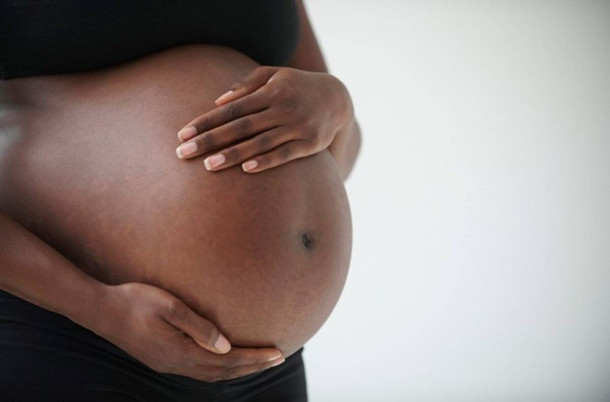 jovem-gravida-e-encontrada-morta-as-margens-de-rodovia-no-pr