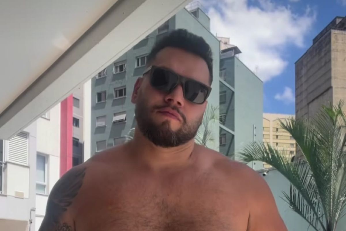 demitido-da-tv-camara-por-videos-sensuais-pede-r$-2-mi-de indenizacao