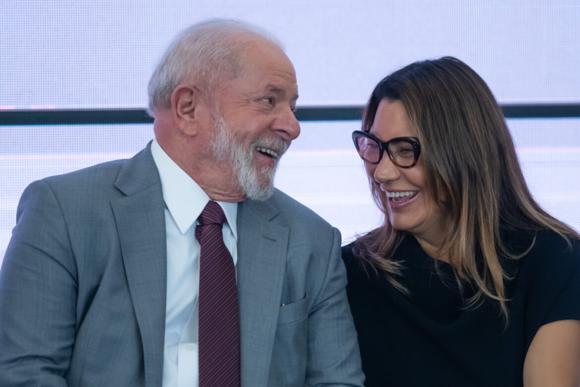 lula-parabeniza-janja-por-aniversario-de-59-anos:-“sempre-ao-meu-lado”