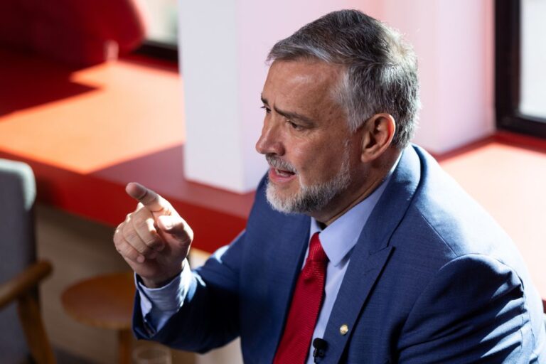 CPMI do INSS: Paulo Pimenta defende foco em “quem roubou o dinheiro”