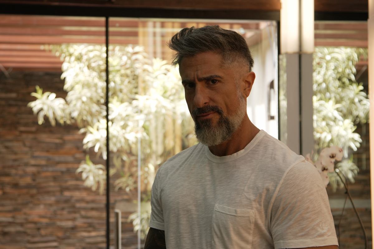 marcos-mion-revela-magoa-com-demissao-da-record:-“tomei-um-golpe”