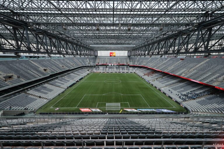 Torcida esgota ingressos para jogo entre Athlético-PR e Corinthians