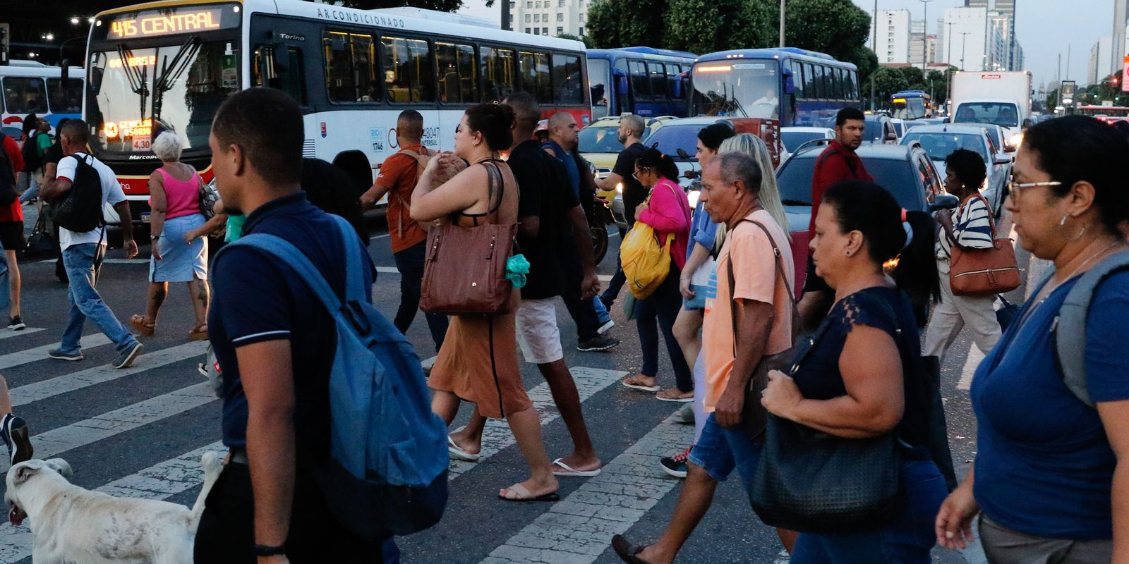 Brasil tem queda na desigualdade em educação, emprego e meio ambiente