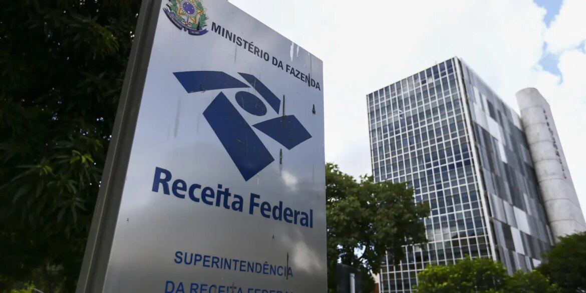 receita-voltara-a-exigir-declaracao-de-fintechs-apos-operacoes-da-pf
