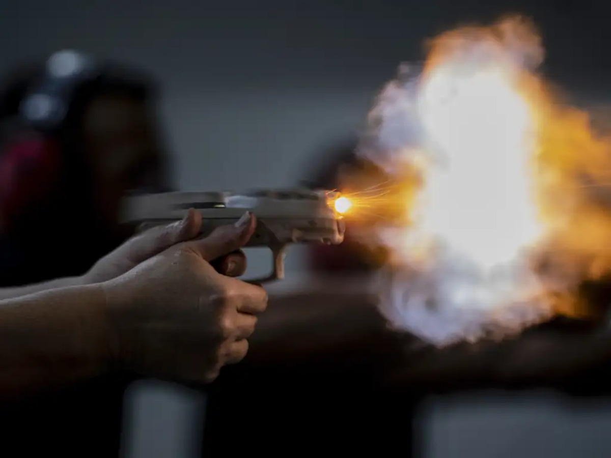 faccoes-obrigam-moradores-a-destrancar-portas-para-traficantes-em-fuga