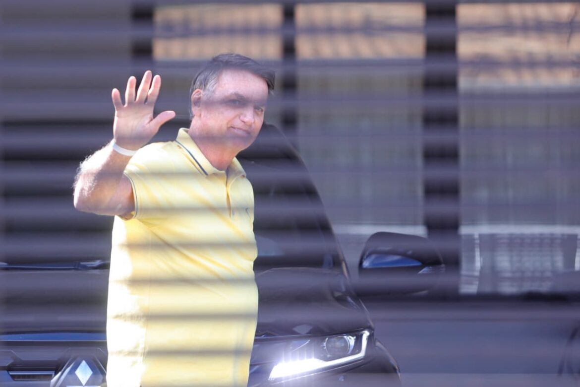 moraes-manda-policia-monitorar-area-externa-da-casa-de-bolsonaro