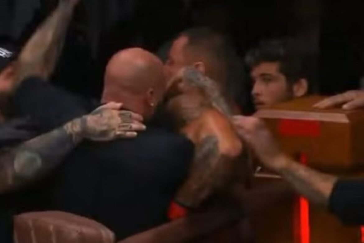 video:-apos-perder-luta-por-nocaute,-atleta-agride-seguranca-nos-eua