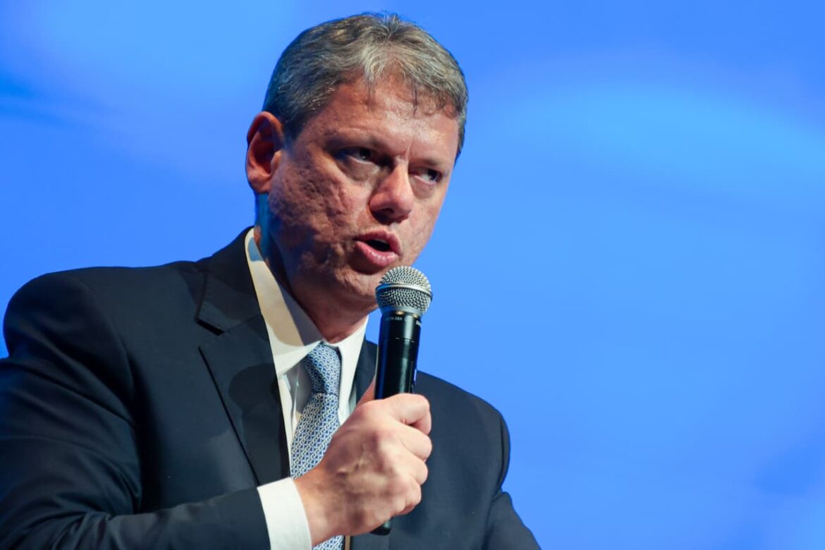 na-hora-de-votar,-lembre-se-que-tarcisio-prometeu-perdoar-bolsonaro