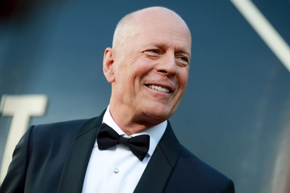 entenda-por-que-bruce-willis-vive-separado-da-familia-apos-diagnostico